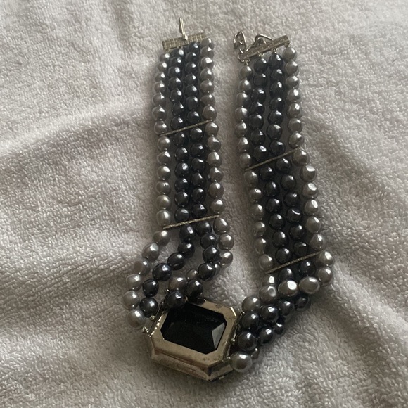 Faux pearl & faux gemstone choker - Picture 5 of 7